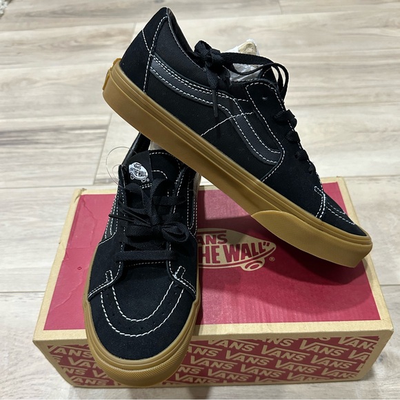 ✨NWOT✨ Vans Sk8-Low Black Sneakers with Gum Soles - Picture 2 of 4